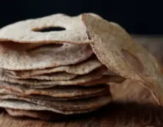 Descubre la deliciosa tradición de la comida sueca con el auténtico Knäckebröd