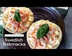 Descubre la deliciosa Räkmacka, un clásico de la comida sueca que debes probar