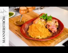 Descubre cómo preparar el delicioso Rotmos med fläsk, un plato típico de la comida sueca