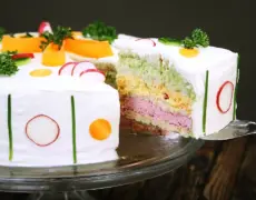 Descubre la deliciosa tradición de la Smörgåstårta: la comida sueca que debes probar