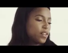 Descubre la increíble voz de Sabina Ddumba con su último sencillo «Not Too Young